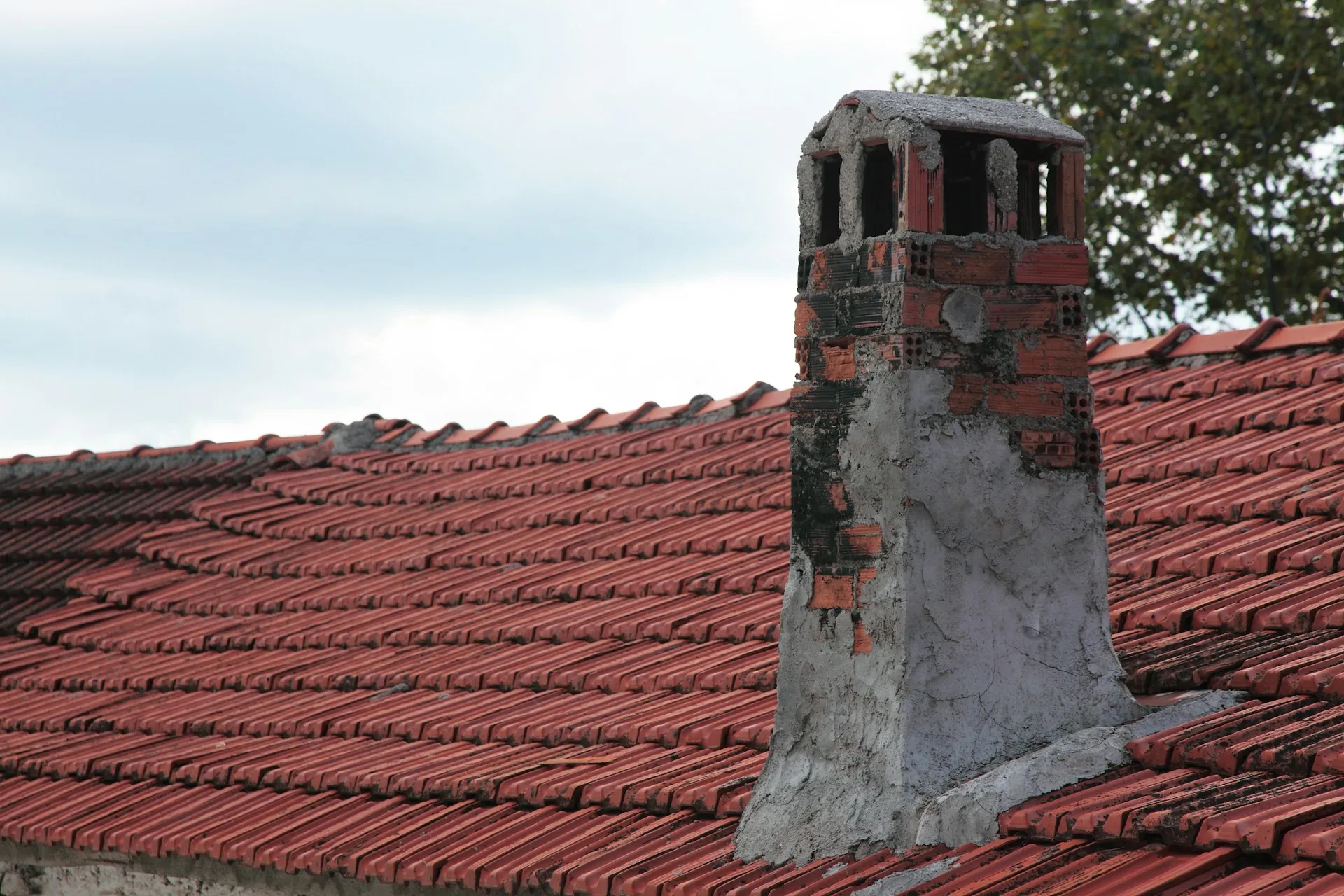 Tile Roof Maintenance Oregon: Extend Your Roof’s Life with Professional Care